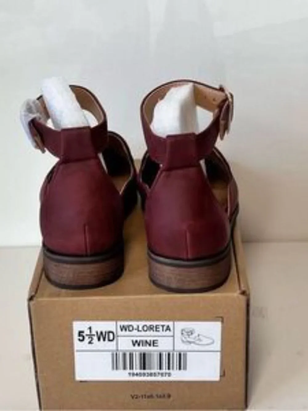 Journee Collection Loreta Flat
